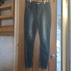 Levi’s Women’s 311 Shaping Skinny Jeans Size: W30 L30
